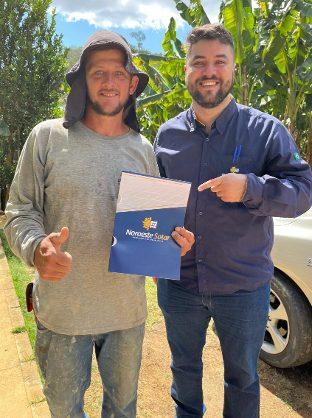 Cliente Noroeste Solar com certificado de instalação
